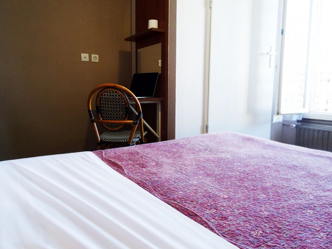 Bedroom 2, Hotel Ermitage, Paris