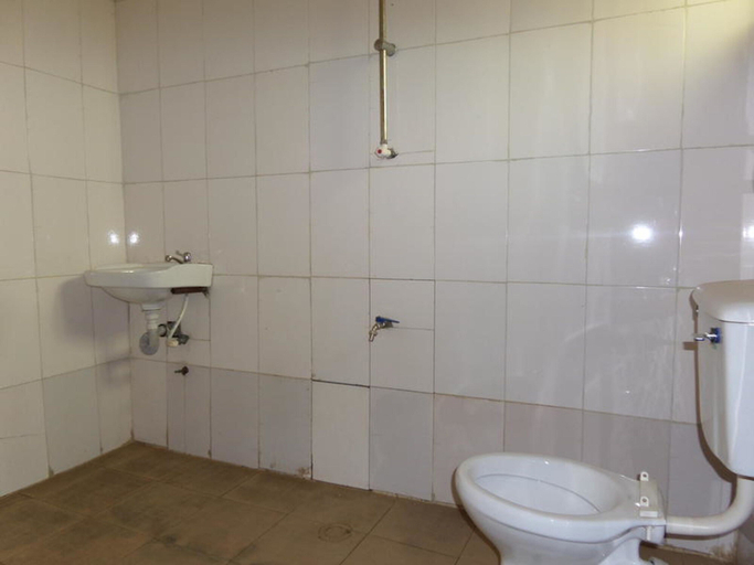 Bathroom 4, Time View Hotel & Suites, Ikeja