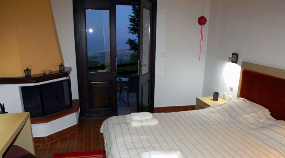Bedroom 3, Kyveli Boutique Hotel, Central Macedonia
