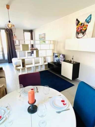 Others 4, Large Studio in Center with Terrace, Luxembourg