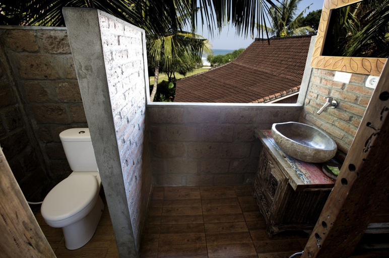 Bathroom 3, Pondok Pitaya Hotel, Surfing & Yoga, Tabanan