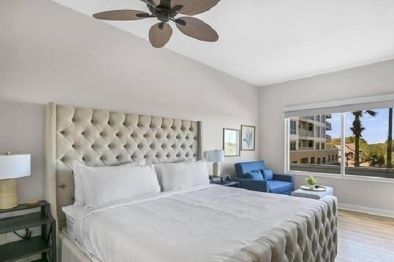 Bedroom 3, Luau 6321, Walton