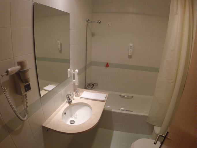Bathroom 4, Hotel Recinto, Ourém