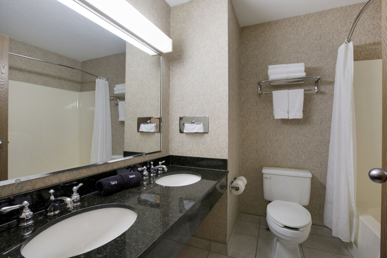 Bathroom 3, Redwood Lodge, Redwood