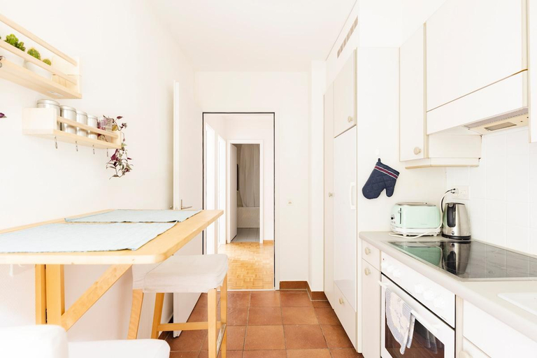 Others 5, Lovely Apartment in Lausanne with parking, Lausanne