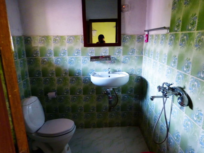 Bathroom 3, Nature Safari Resort, Bheri