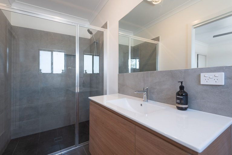 Bathroom 3, Sunshine Bay Delight, Eurobodalla
