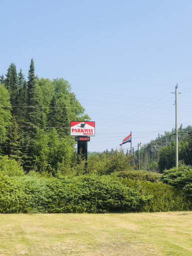 Others 5, Parkway Motel, Algoma