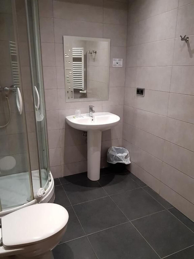Bathroom 4, Hostal Levante, Barcelona