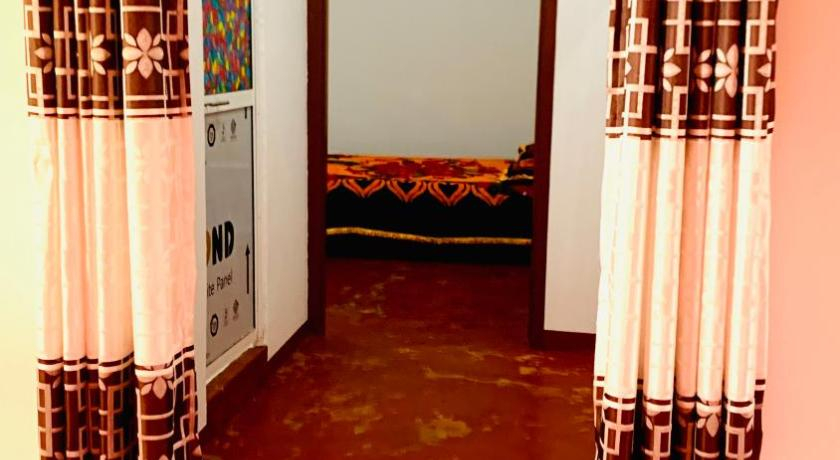 Bedroom 1, Mathu rest house, Valikamam East
