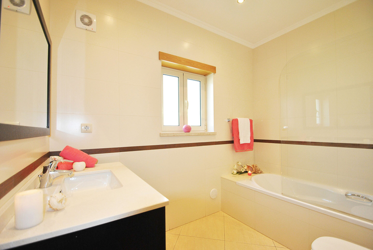 Bathroom 3, Villa Anna, Albufeira
