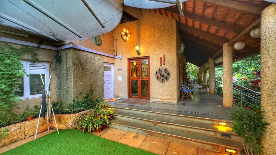 Exterior & Views 2, Peace Lily Cottage, Raigarh