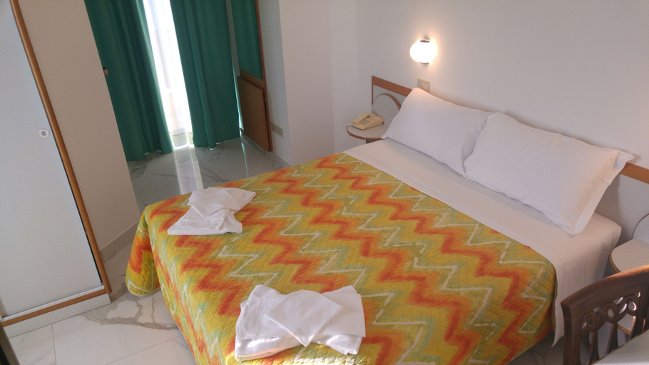 Bedroom 4, Hotel Memory, Rimini