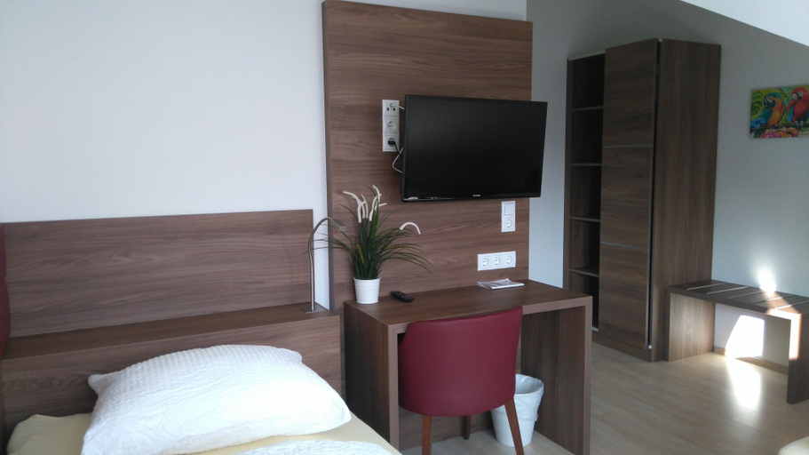Bedroom 2, Pension Elisabeth - Rooms & Apartments, Salzburg