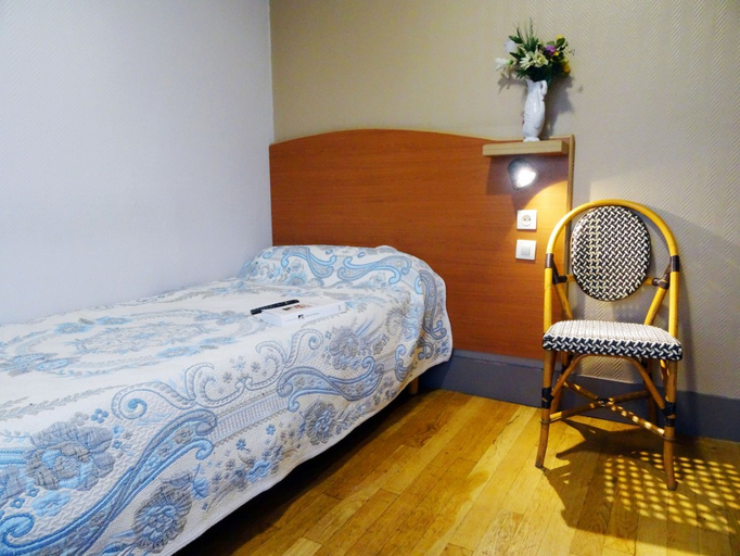Bedroom 5, Hotel Ermitage, Paris