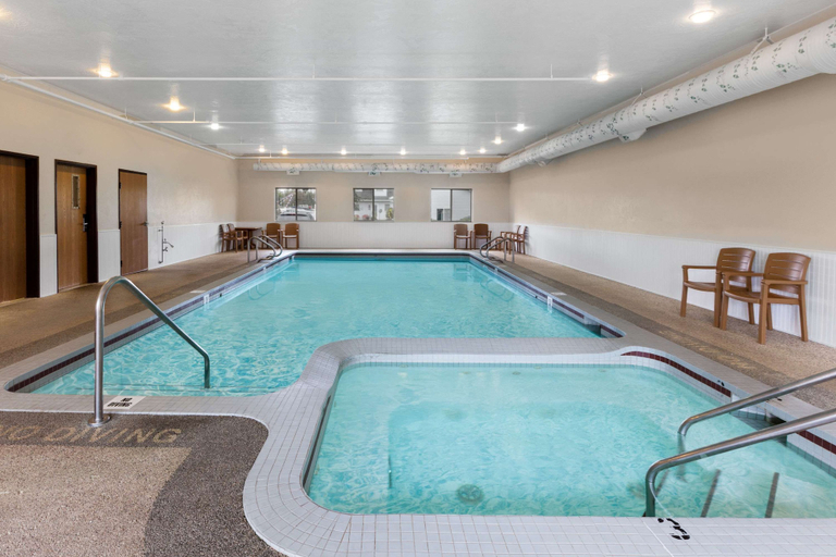 Sport & Beauty, Super 8 by Wyndham St. Ignace, Mackinac