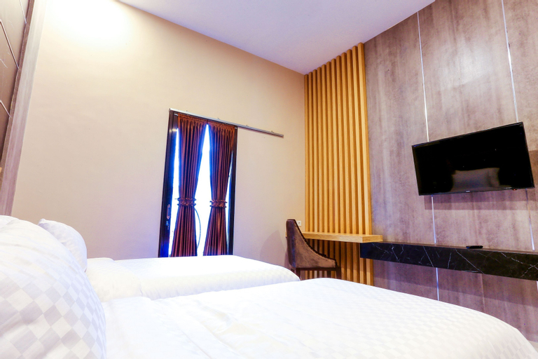 Bedroom 13