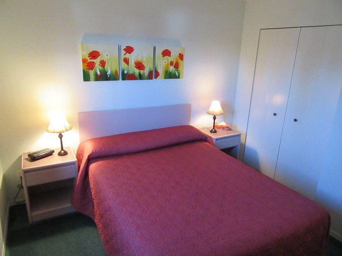 Bedroom 5, Lake Cowichan Lodge, Cowichan Valley