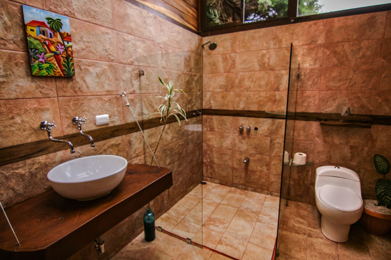 Bathroom, Casa Higueron, Puntarenas