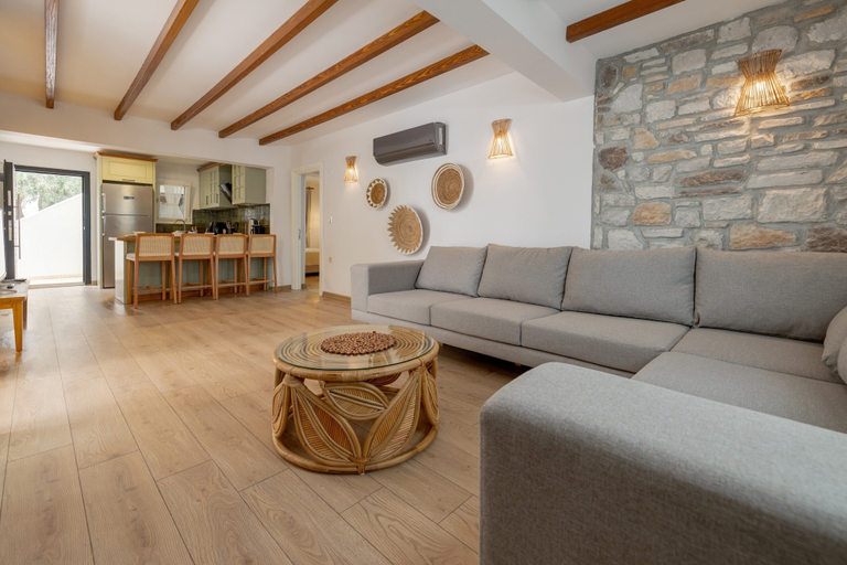 Living area 3, NAVALİA BEACH HOMES, Foça