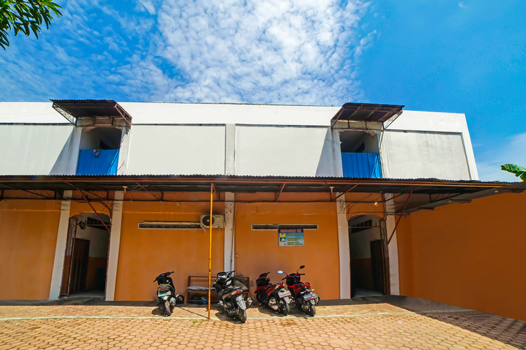 Exterior & Views 2, SPOT ON 92600 Mandiri Inn, Asahan