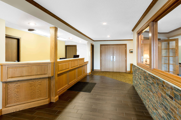 Others, Super 8 by Wyndham St. Ignace, Mackinac