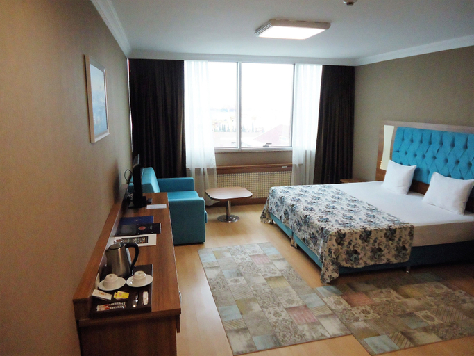 Bedroom 3, Golden Lounge Hotel, Tuzla