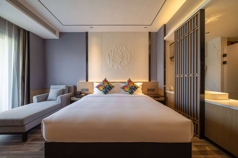 Bedroom 3, Ramada by Wyndham Guilin Yangshuo Resort, Guilin