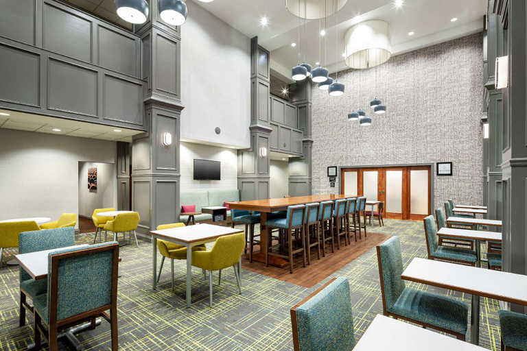 Food & Drinks 5, Hampton Inn & Suites Texarkana, Bowie