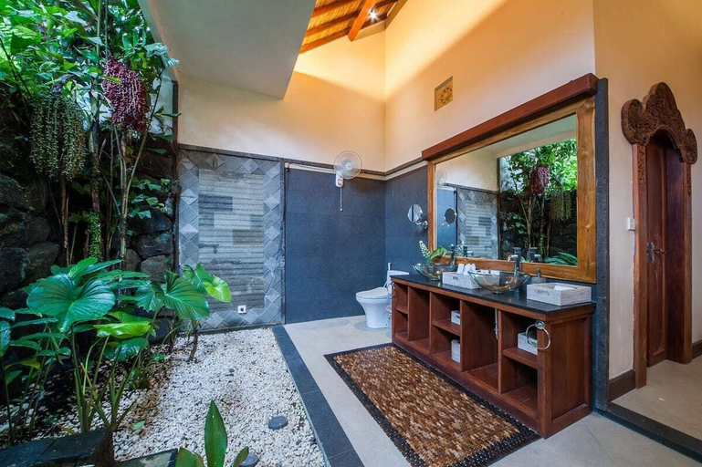 Bathroom 3, Infinity Jungle View Aashaya Villa Ubud, Gianyar