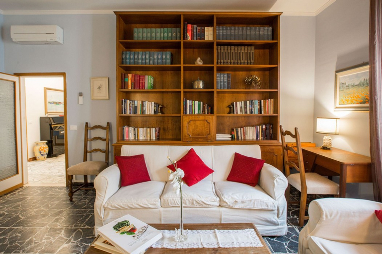 Others 2, La Farina Suite Home, Florence