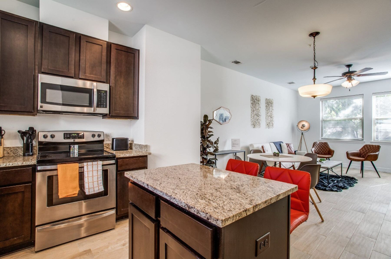 Others 5, 3BR CozySuites Central Austin - 7, Travis