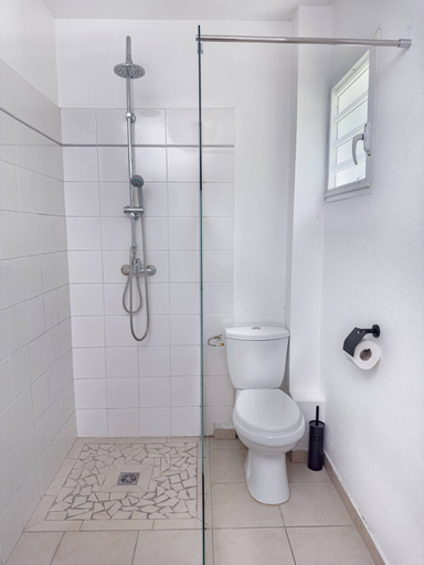 Bathroom 4, Cocon Dumyse, proche du Jardin botanique, Petit-Bourg