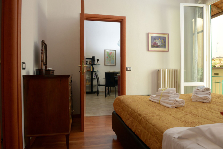 Bedroom 4, La Terrazza Foscolo - con Parcheggio, Florence