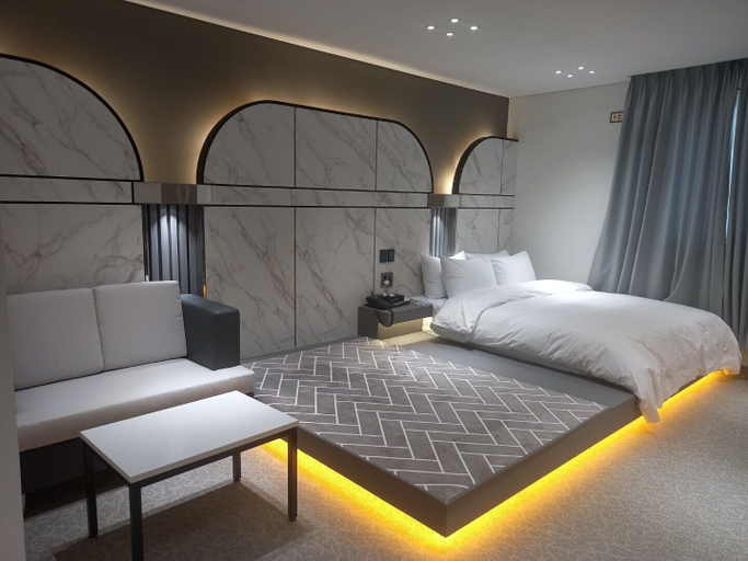 Bedroom 3, Busan Park Hotel, Busanjin
