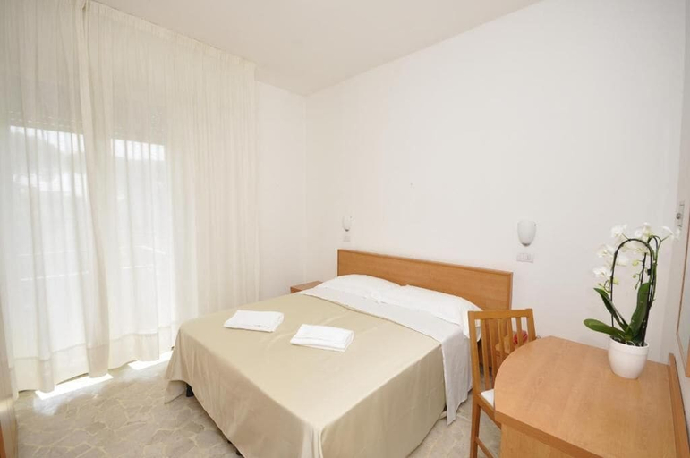 Bedroom 4, Hotel Airone, Lucca