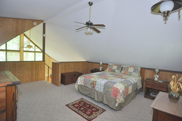 Bedroom 3, Treetop Cabin, Berkeley