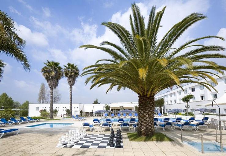 Novotel Setubal - Tap to explore photos