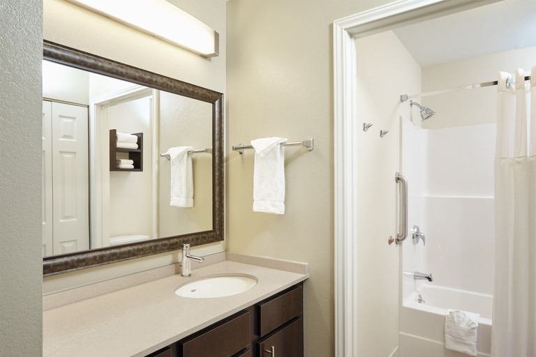Bathroom 3, Staybridge Suites CHICAGO - LINCOLNSHIRE, Lake