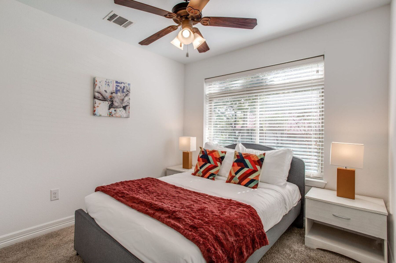Bedroom 1, 3BR CozySuites Central Austin - 7, Travis