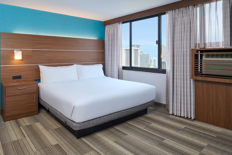 Bedroom 4, Holiday Inn Express WAIKIKI by IHG, Honolulu