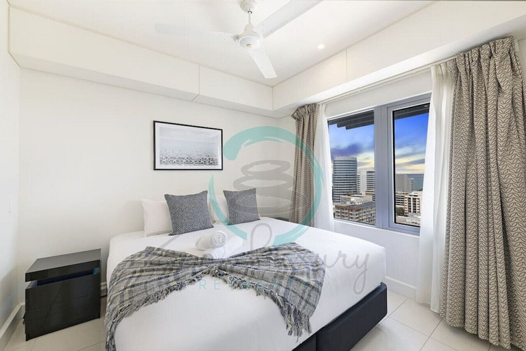 Bedroom 1, Zen Sunshine - 2 BR Cozy Apt Ocean View, City - Inner
