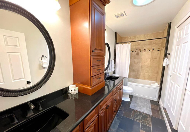 Bathroom 4, The Scott With Heated Pool by Homeslice Stays, Maricopa