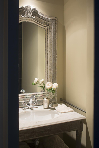 Bathroom 4, L'Instant Morienval, Oise