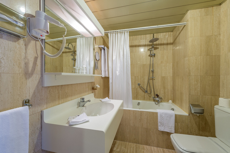 Bathroom 4, Hotel Century, Genève
