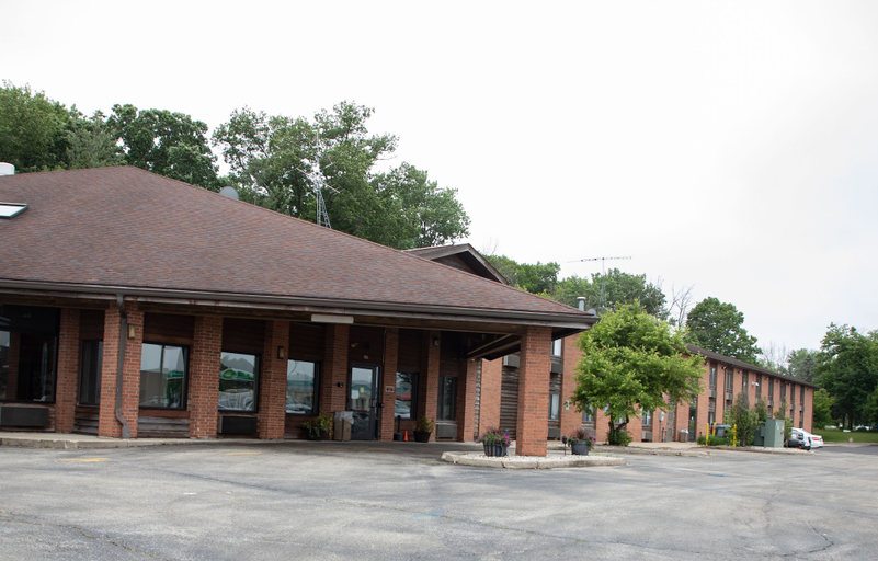 Exterior & Views, Lomira Inn and Suites, Dodge