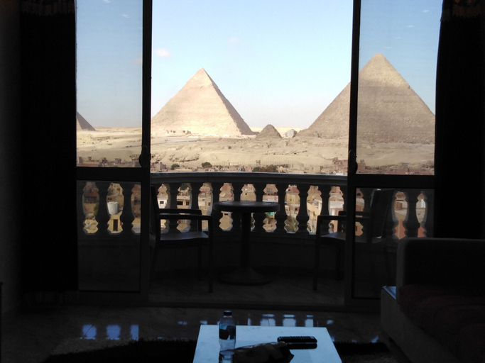 Others 5, Hi Pyramids, Al-Ahram