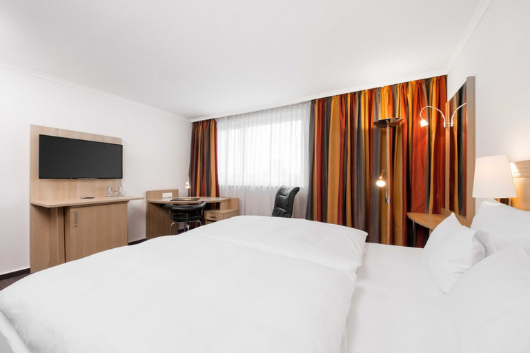 Bedroom 2, DORMERO Hotel Zurich Airport, Bülach