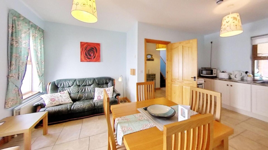Others 5, Charming 3-bed Cottage Moira - Hillsborough, Lisburn and Castlereagh