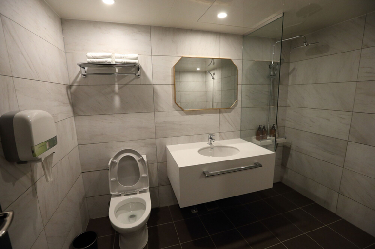 Bathroom 4